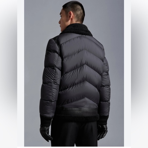 Moncler
Short Padded Down Jacket. Brand Size 4 (X-Large) - Picture 6 of 17